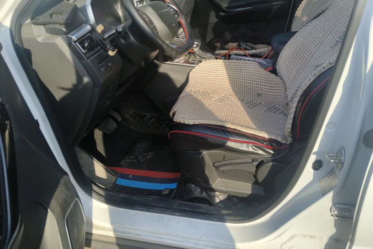 东风风行 风行T5 2021款 1.5T 自动豪华型中控内饰19