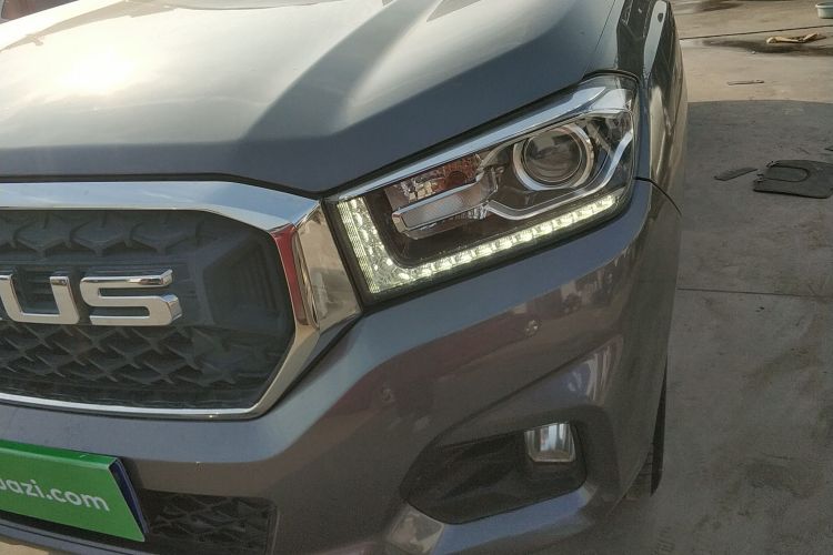 上汽大通MAXUS 大通T70 2021款 2.0T柴油自动四驱精英版长箱高底盘局部细节36