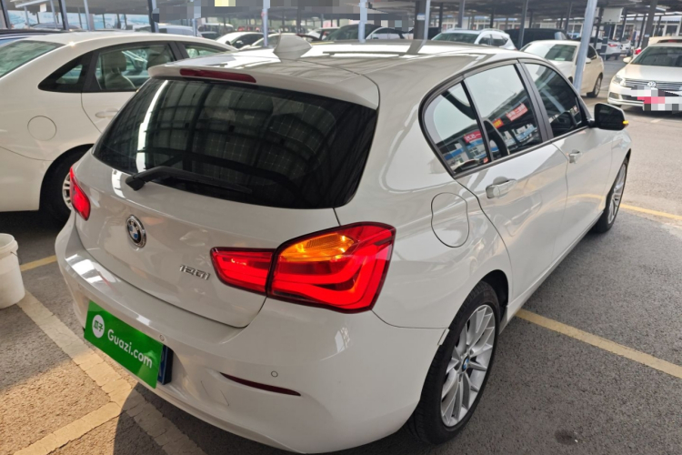 宝马1系(进口) 2015款 120i 领先型车身外观7