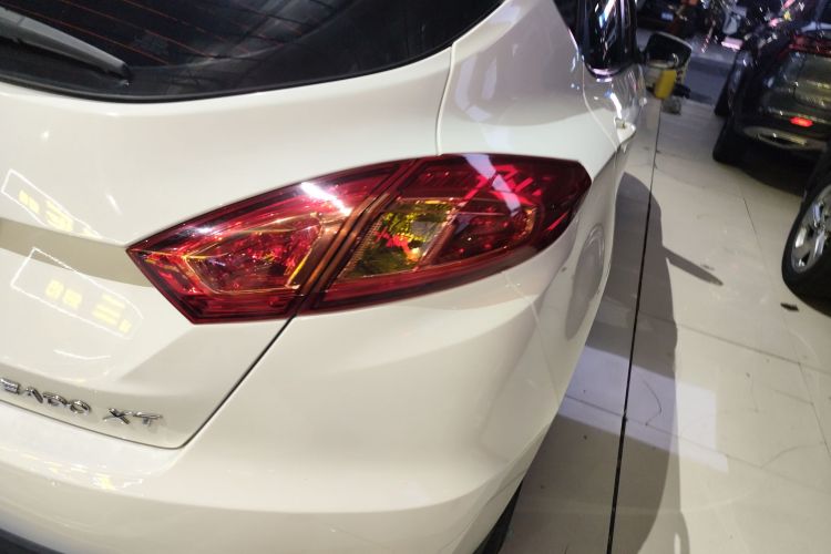 长安 逸动 2015款 1.6L 自动俊酷型 国V车身外观9