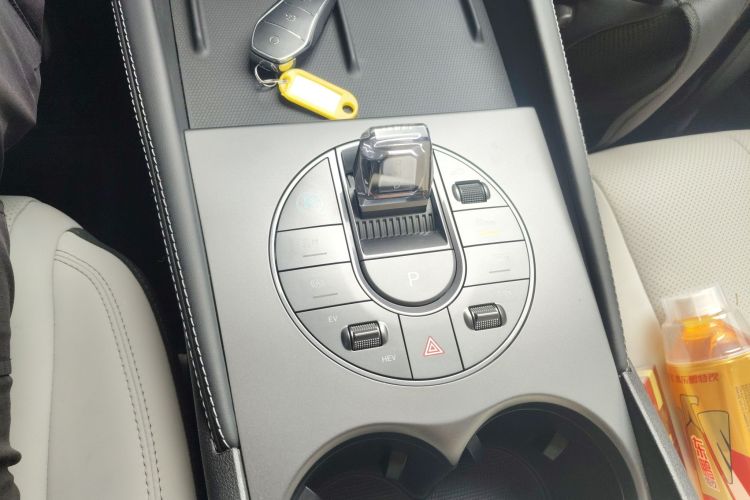 比亚迪 海豹06新能源 2024款 DM-i 80KM尊贵型中控内饰18