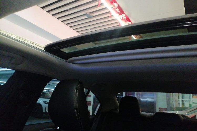 丰田 卡罗拉 2023款 1.8L 智能电混双擎 精英版中控内饰22