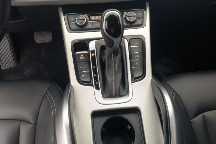 吉利汽车 博越 2018款 1.8TD 自动两驱智联型4G互联版中控内饰18