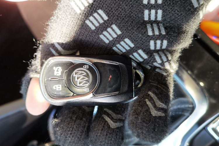 别克 君威 2019款 20T 精英型 国V中控内饰11