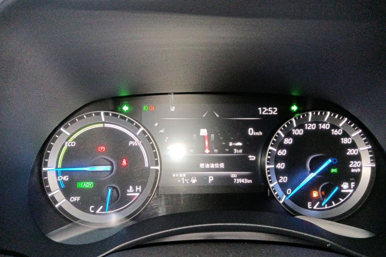 丰田 汉兰达 2022款 双擎 2.5L 四驱尊贵版 7座中控内饰14