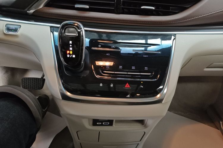 别克GL8 2020款 陆上公务舱 652T 豪华型局部细节18