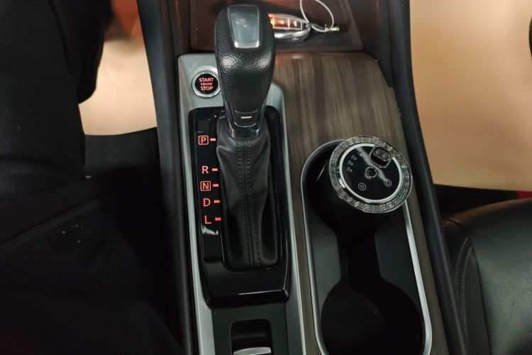 日产 天籁 2021款 2.0L XL 舒适版中控内饰18