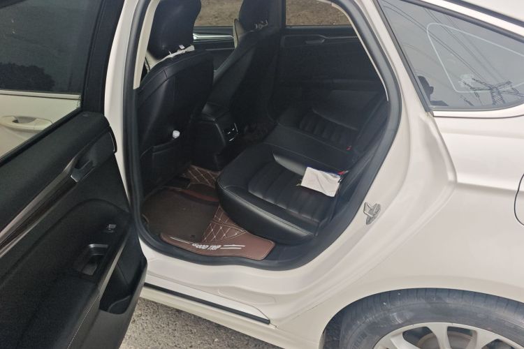 福特 蒙迪欧 2020款 EcoBoost 180 时尚型中控内饰21