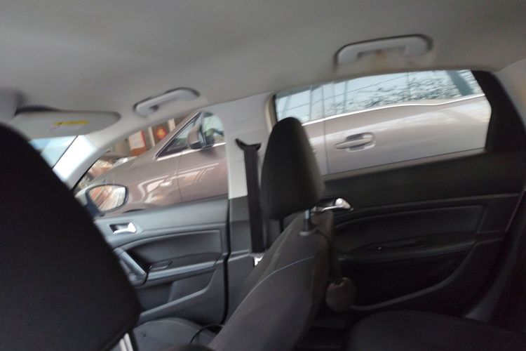 标致308 2018款 1.6L 自动时尚版中控内饰22