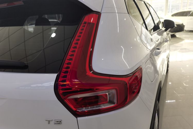 沃尔沃XC40 2021款 T3 智行时尚版车身外观9