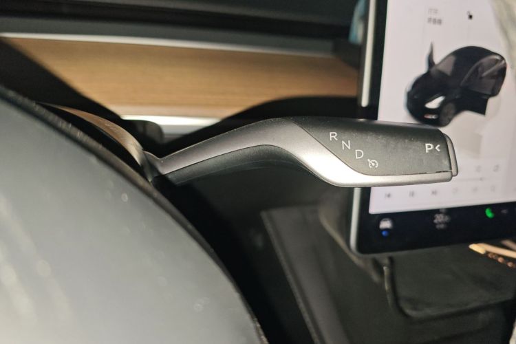 特斯拉 Model 3 2022款 后轮驱动版中控内饰18