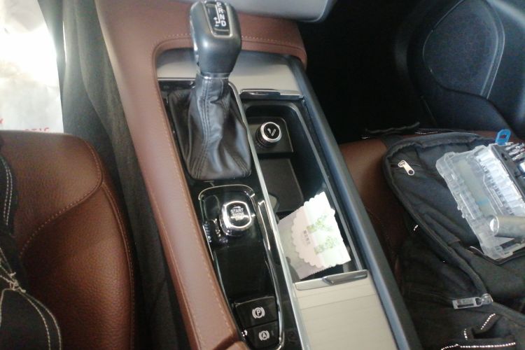 沃尔沃XC90 2019款 T5 智逸版 5座 国VI中控内饰18