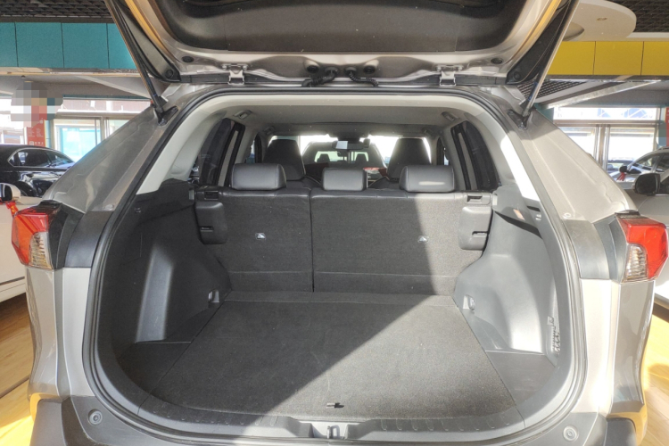 丰田 RAV4荣放 2022款 2.0L CVT两驱风尚Plus版机舱底盘23