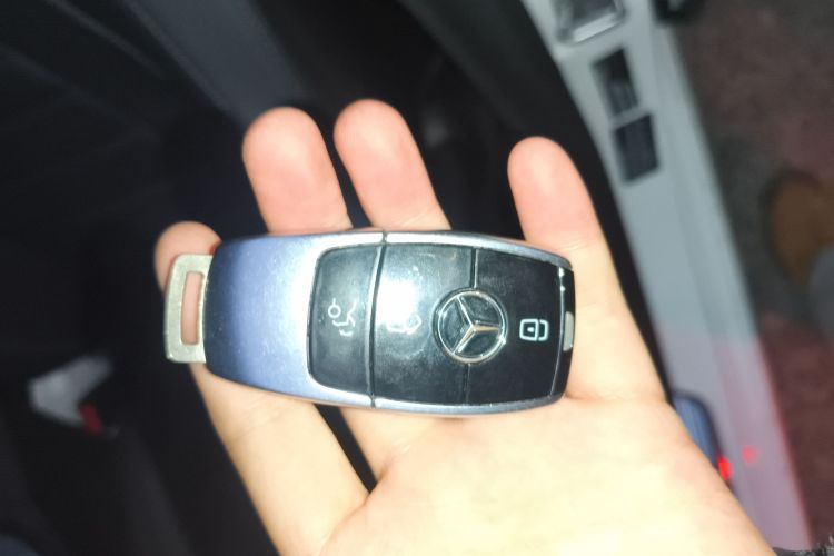 奔驰E级 2021款 E 260 L 运动型中控内饰11