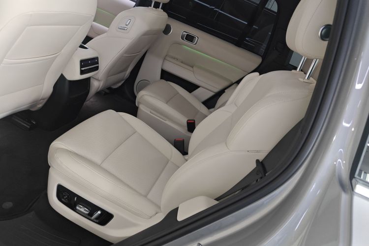 理想汽车 理想L8 2023款 Pro中控内饰21