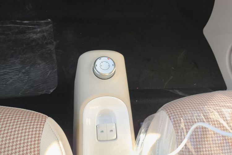 五菱汽车 宏光MINIEV 2024款 第三代 215km 青春版局部细节18