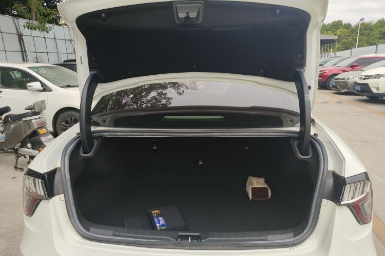 领克03 2020款 2.0TD 自动劲版机舱底盘23