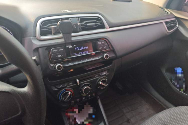 现代 瑞纳 2017款 1.4L 手动焕彩版 国V中控内饰16