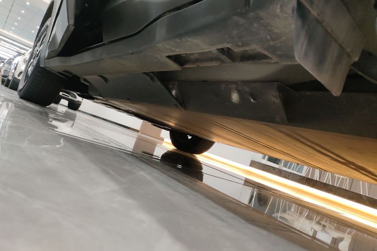 哪吒汽车 哪吒U 2021款 Pro 400 巡航版局部细节9002