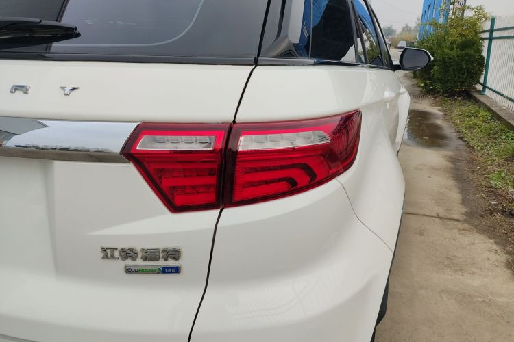 福特 领界 2019款 EcoBoost 145 CVT精领型 国VI车身外观6006