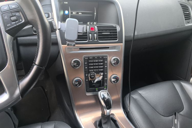 沃尔沃XC60 2017款 T5 AWD 智进版中控内饰16