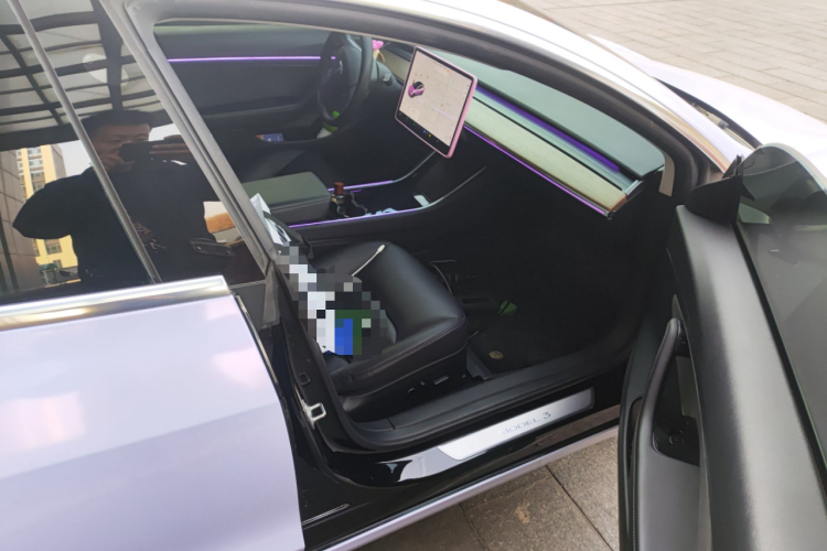 特斯拉 Model 3 2020款 标准续航后驱升级版局部细节9005