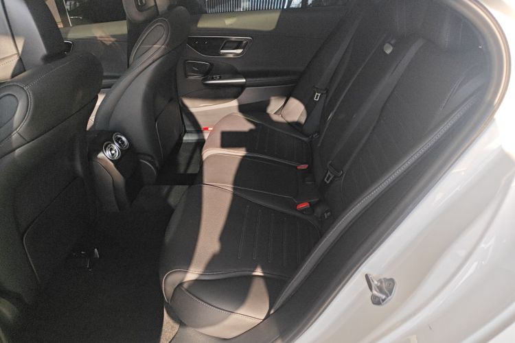 奔驰C级 2023款 C 260 L 运动版中控内饰7004