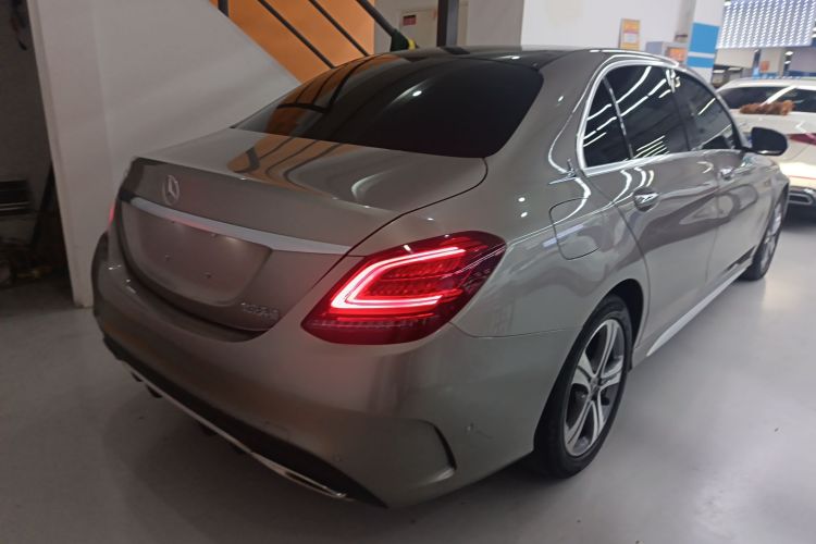 奔驰C级 2019款 改款 C 260 L 运动版车身外观7