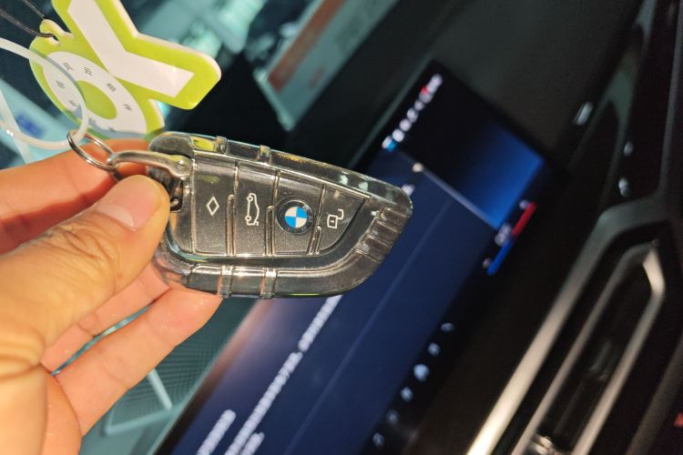 宝马3系 2024款 325Li M运动套装中控内饰7001