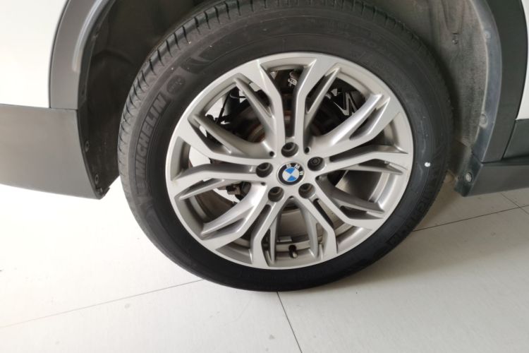 宝马X1 2018款 sDrive20Li 领先型车身外观6008