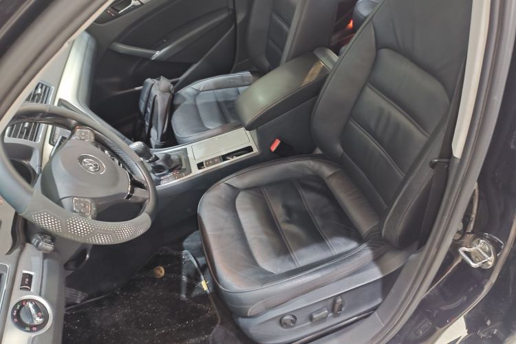 大众 帕萨特 2015款 1.4TSI DSG尊荣版中控内饰19