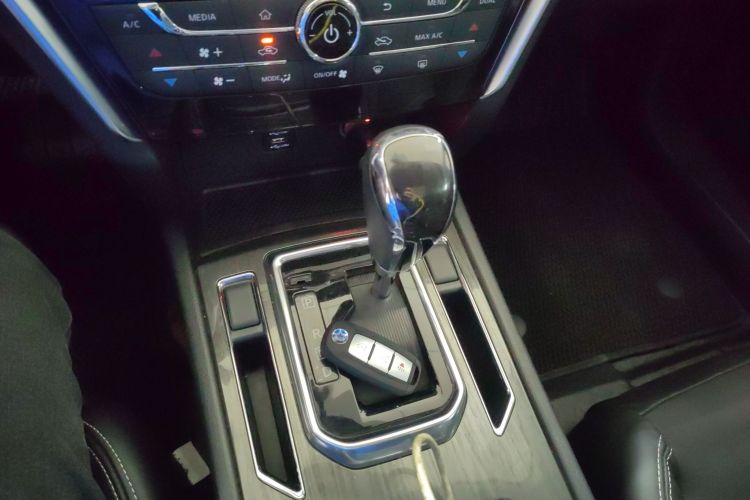 启辰T90 2017款 2.0L CVT智尚版中控内饰18