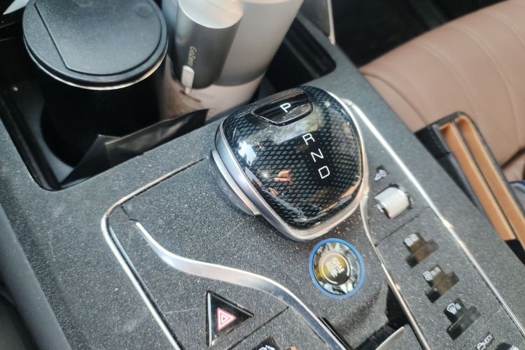 比亚迪 唐新能源 2021款 DM-i 112KM 尊荣型局部细节18