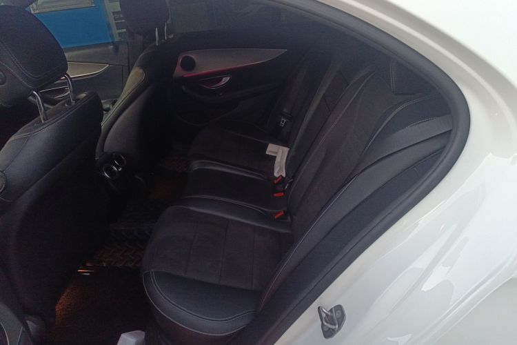 奔驰E级 2017款 E 200 运动型 4MATIC中控内饰21