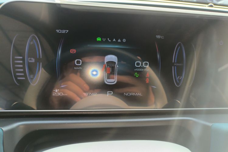 欧拉好猫 2023款 401km标准续航 尊贵型 磷酸铁锂中控内饰14