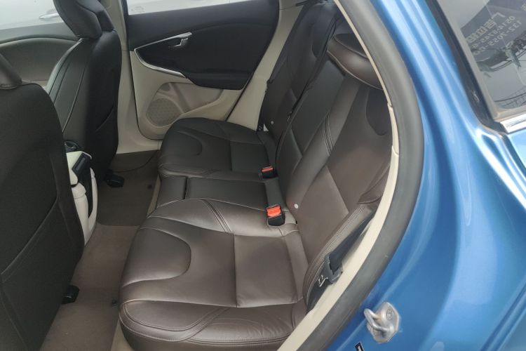 沃尔沃V40 2016款 T3 智逸版中控内饰21