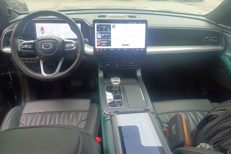 广汽传祺 传祺GS8 2022款 领航系列 2.0TGDI 两驱豪华智联版（七座）中控内饰7002