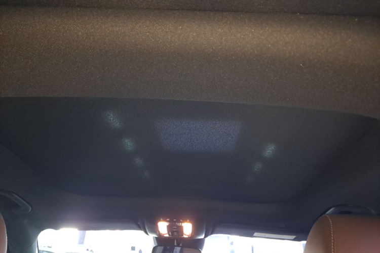 奔驰GLB 2025款 GLB 220 动感型中控内饰22