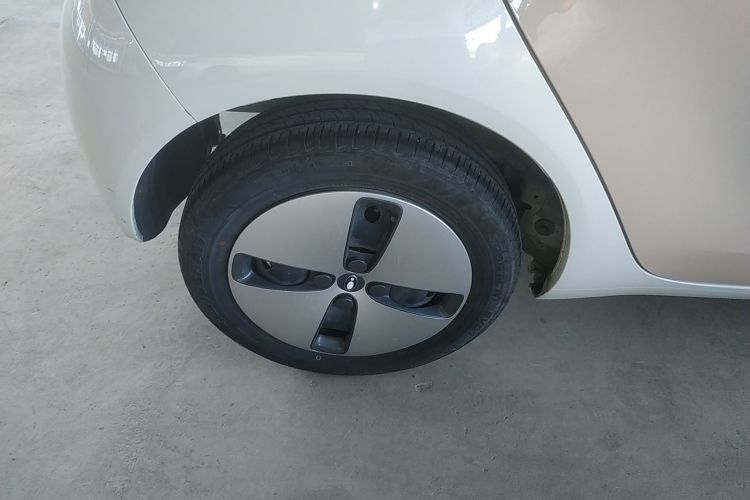 欧拉黑猫 2022款 301km 基础型 三元锂车身外观56