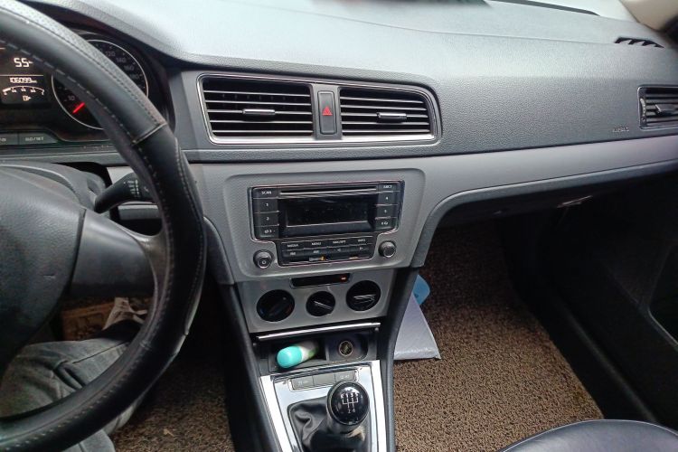 大众 朗行 2013款 1.6L 手动舒适型中控内饰16