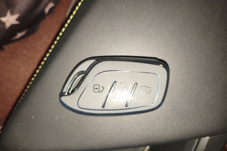 荣威i5 2021款 1.5L CVT铂金版中控内饰7001