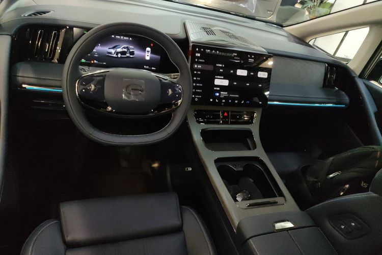 广汽传祺 传祺向往M8 2025款 乾崑系列 Max 奢享舱中控内饰7002