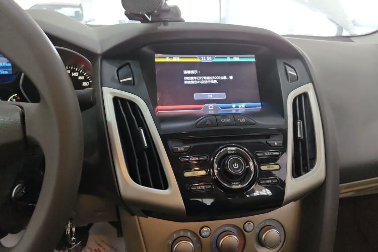 福特 福克斯 2012款 三厢 1.6L 自动舒适型中控内饰16