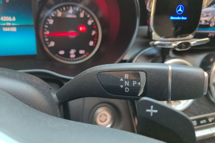 奔驰C级 2019款 C 180 L 时尚型运动版中控内饰18