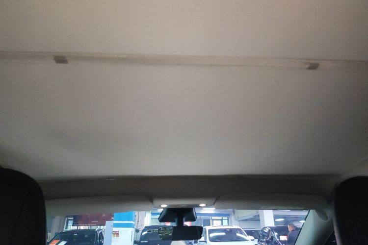 特斯拉 Model Y 2021款 标准续航后驱版中控内饰22