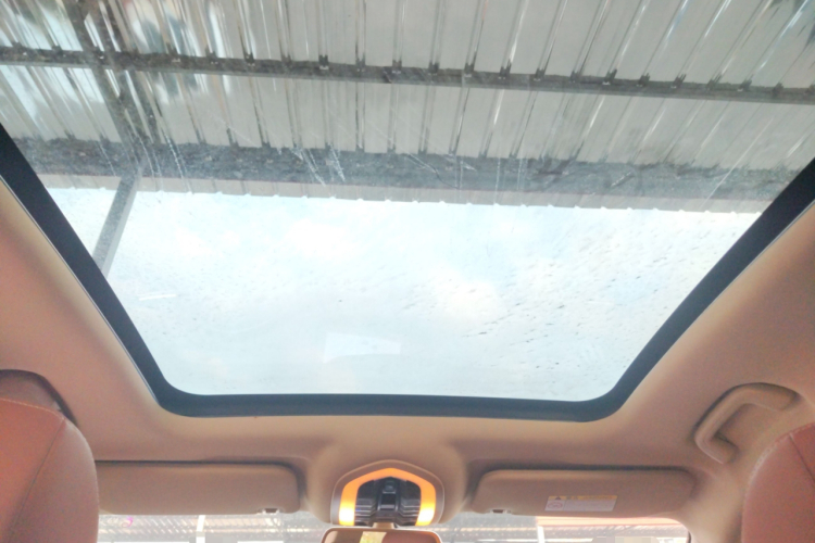 众泰SR9 2017款 2.0T 自动极致之光版局部细节22