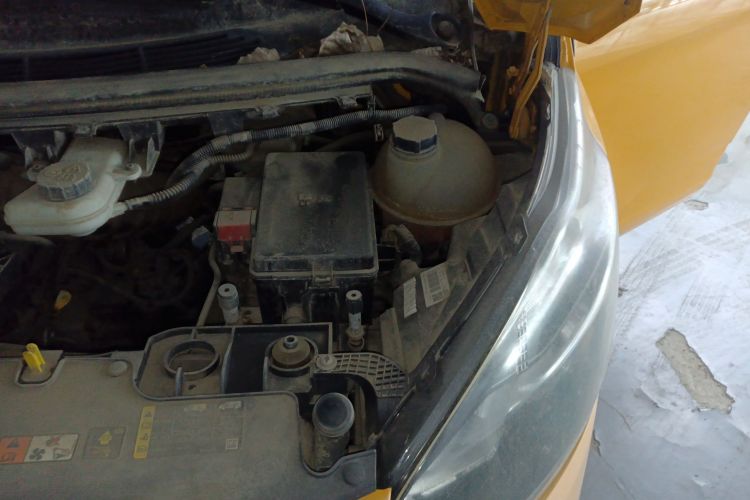 福特 全顺 2017款 2.0T柴油多功能商用车短轴低顶国V局部细节9007