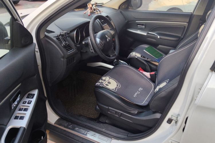 三菱 劲炫ASX 2013款 2.0L CVT两驱豪华版中控内饰20