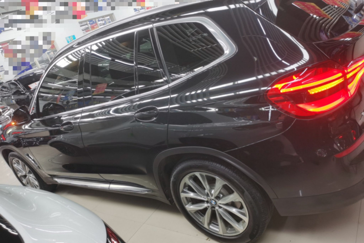 宝马X3 2021款 xDrive25i 豪华套装车身外观4