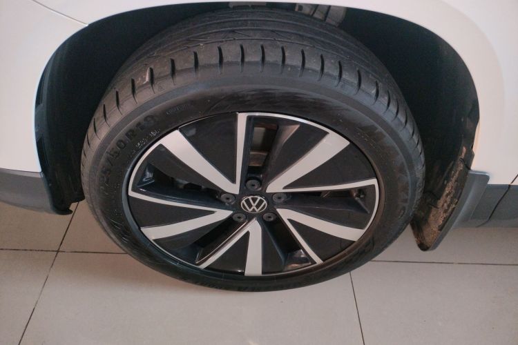 大众 途岳 2023款 300TSI 两驱皎月版车身外观6007